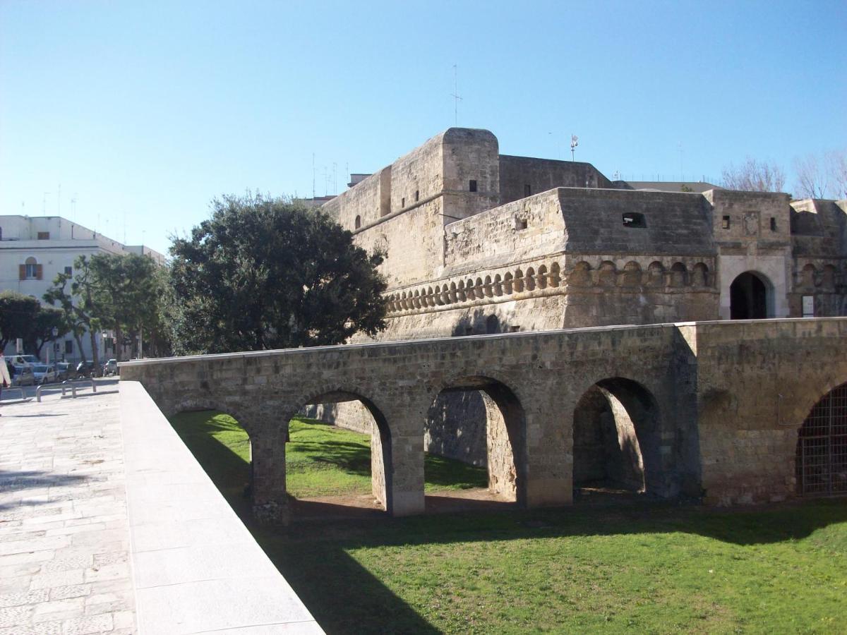 B&B La Corte San Francesco AMBIENTI SANIFICATI ALL'OZONO Bari Exterior foto